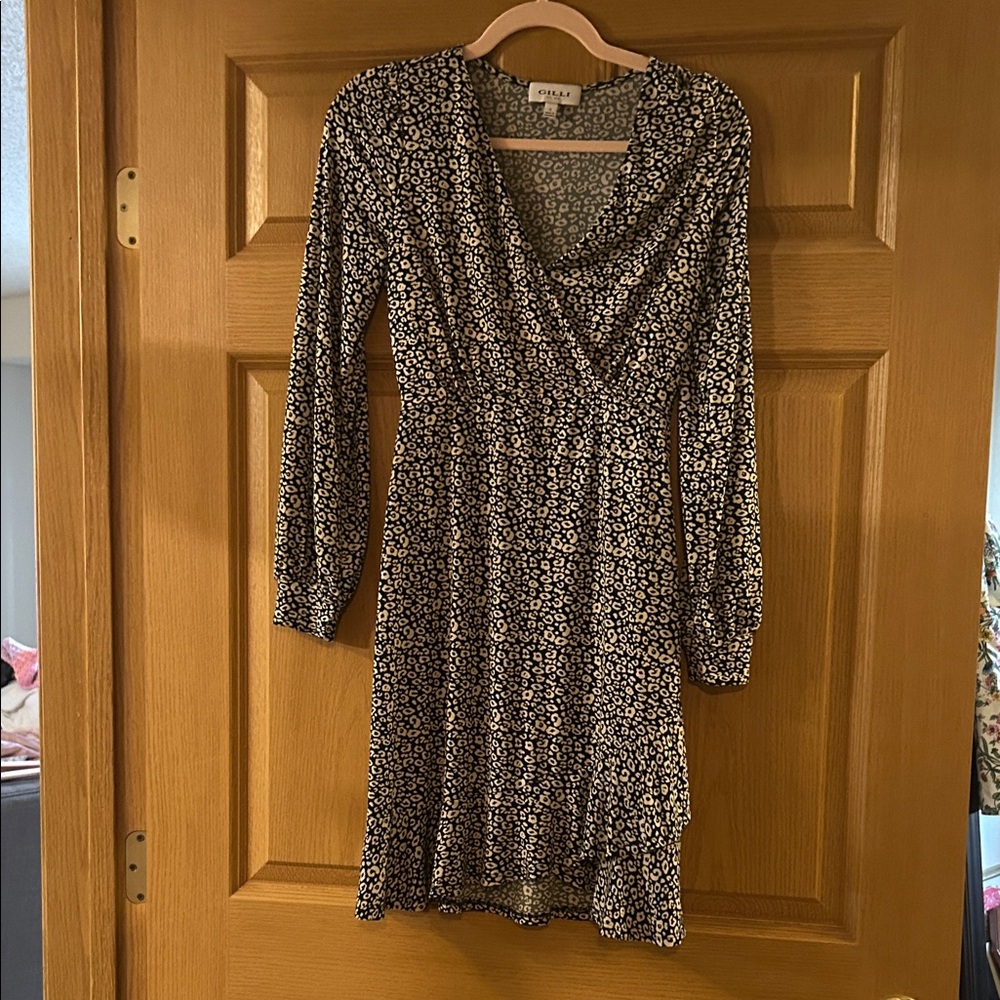 Gilli Black and White Floral Long Sleeve Dress
